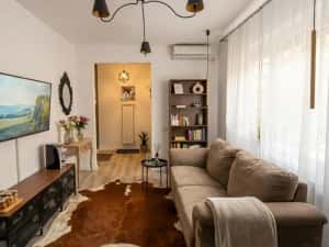 Ap de inchiriat 3 camere, curte si centrala proprie zona Bl Tudor Vladimirescu 13 Septembrie