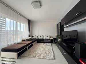 Apartament la etaj intermediar cu parcare, Carmen Silva — miniatura 3