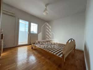 Apartament cu 3 camere, 2 bai, decomandat, centrala proprie, Sagulu — miniatura 5