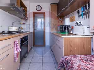 De vânzare, apartament cu 3 camere decomandate strada Mioriței — miniatura 3