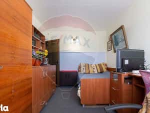 De vânzare, apartament cu 3 camere decomandate strada Mioriței — miniatura 4