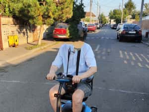 Scuter electric pentru vârsnici și cei cu probleme de deplasare