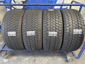 245/40/20 Vredestein M+S