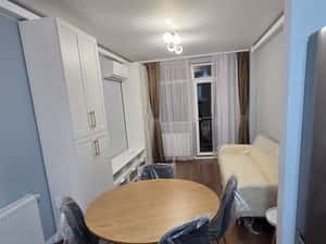 Dau spre inchiriere apartament cu o camera