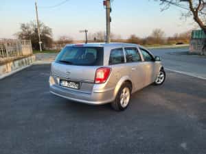 Opel Astra H 1.7cdti/break/2010 — miniatura 3
