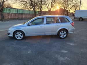 Opel Astra H 1.7cdti/break/2010 — miniatura 5