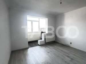 Apartament de vanzare decomandat 3 camere 50 mpu cu balcon Cisnadie — miniatura 2