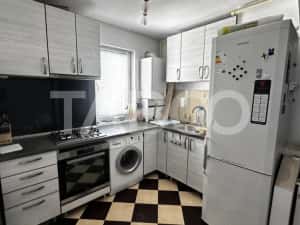 Apartament de vanzare decomandat 3 camere 50 mpu cu balcon Cisnadie — miniatura 3