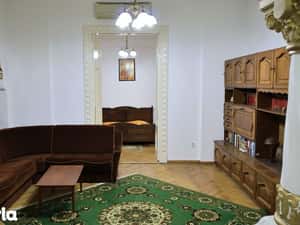 Apartament in vila Piata Victoriei, 3 camere, 75mp, curte 300mp — miniatura 5