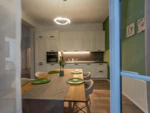 Apartament cu 3 camere, zona Calea Dumbravii, parter la vila — miniatura 3