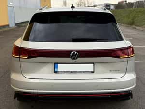 VW Touareg R, motorizare V6 TSI Plug-In Hybrid,462 CP — miniatura 6