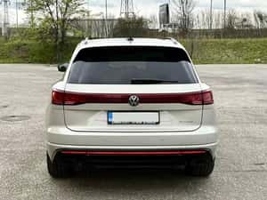 VW Touareg R, motorizare V6 TSI Plug-In Hybrid,462 CP — miniatura 7