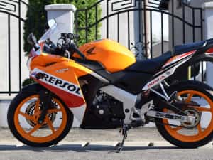 HONDA CBR 125 R IMPECABILA Imp Germania! ( 16 ani A1 CBR YZF Duke ) — miniatura 3