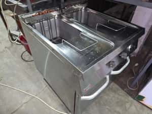 Friteuza 1 sau 2 cuve mari, la 380v, cu robinet golire — miniatura 7