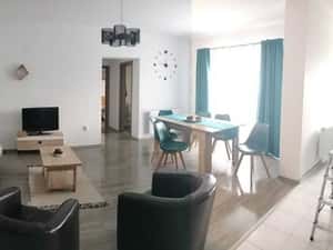 inchiriez apartament 3 camere cu loc de parcare — miniatura 2