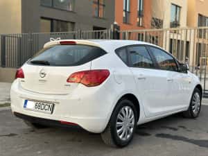 Opel Astra J Hatchback/ 1.7CDTI//6+1Trepte 2010/Euro5/anvelope Noi/ Climatronitc/Foarte intretinut — miniatura 3