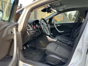 Opel Astra J Hatchback/ 1.7CDTI//6+1Trepte 2010/Euro5/anvelope Noi/ Climatronitc/Foarte intretinut — miniatura 6