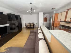 Apartament cu 2 camere, semidecomandat, etaj 1/3, 2 parcari, zona Eroi — miniatura 2