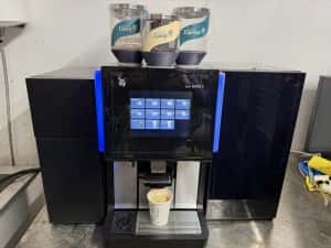 WMF 5000S Dynamic Milk si statie siropuri 2xespresso+ciocolata