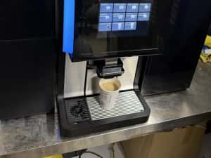 WMF 5000S Dynamic Milk si statie siropuri 2xespresso+ciocolata — miniatura 3