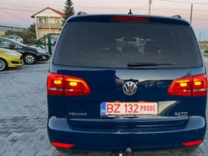 Volkswagen Touran 2.0 TDI Comfortline DSG — miniatura 4