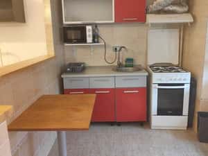 Inchiriez garsoniera spatioasa Rams-metrou Republica — miniatura 4