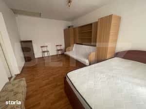 Apartament cu o camera, 35 mp cu acces la mansarda, zona Bradet — miniatura 3