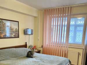 Apartament 3 camere, 2 băi, ultracentral, decomandat, 85 mp+boxă 12 mp — miniatura 5