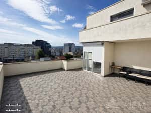 Apartament de vanzare cu terasa de 50 mp si parcare imobil nou strada