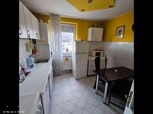 Apartament cu 3 camere ,balcon cămară — miniatura 3