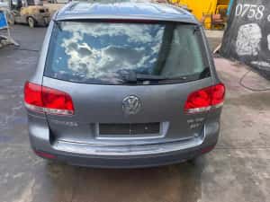 Dezmembtrez VW Touareg 3.0 BKS/bara Touareg/far xenon/stop/capota/grup — miniatura 6