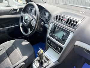 Skoda Octavia 2.0 TDI DPF Elegance — miniatura 5