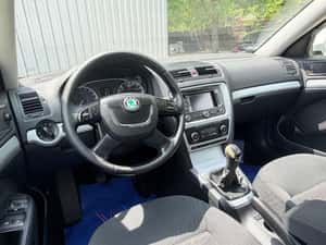 Skoda Octavia 2.0 TDI DPF Elegance — miniatura 6