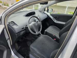 Toyota Yaris - 71000 km — miniatura 5