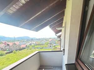 Garsonieră de închiriat, balcon și bucătărie separată — miniatura 2