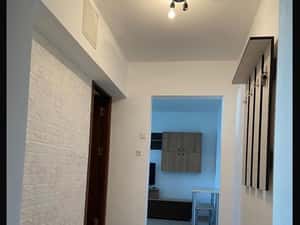 INCHIRIEZ APARTAMENT 3 CAMERE TERMEN LUN — miniatura 3