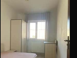 INCHIRIEZ APARTAMENT 3 CAMERE TERMEN LUN — miniatura 5