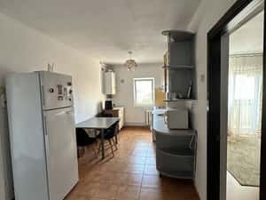 Pf inchiriez ap cu 3 camere decomandate 2 bai — miniatura 4