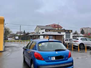 Peugeot 207 din 2008 motor 1.4 benzina 100000 km reali se pot verifica — miniatura 5