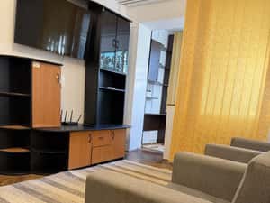 Închiriez apartament de două camere