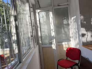 Închiriez apartament de două camere — miniatura 4