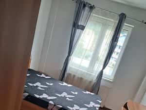 Inchiriez apartament 4 camere — miniatura 3