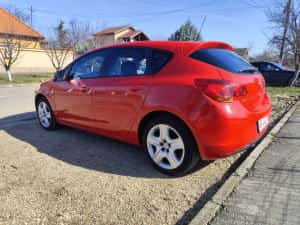 Opel Astra J Hatchback, 1.4 benzina,euro 5,aspirat — miniatura 2