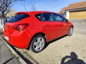 Opel Astra J Hatchback, 1.4 benzina,euro 5,aspirat — miniatura 4