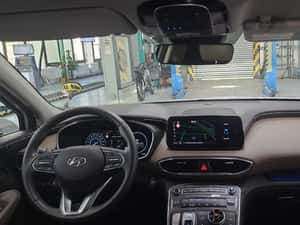 Hyundai SANTA FE Hibrid Automată SUV de vânzare — miniatura 4