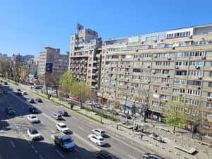 Inchiriez apartament 2 cam metrou Universitate — miniatura 3