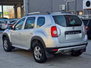 Dacia Duster Prestige 1.5 dCi 4x4 / Pachet LooK / Full Options De Fabrica / Senzori / Scaune Piele Incalzite / Carlig — miniatura 3
