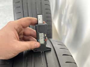 Jante Touareg R20 Nevada Original Volkswagen Goodyear de vara — miniatura 10