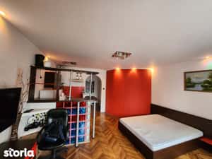 Garsoniera situata la casa, etaj 1,zona 15 Noiembrie,mobilata, utilata — miniatura 5