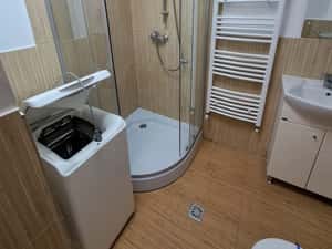 Garsoniera situata la casa, etaj 1,zona 15 Noiembrie,mobilata, utilata — miniatura 6